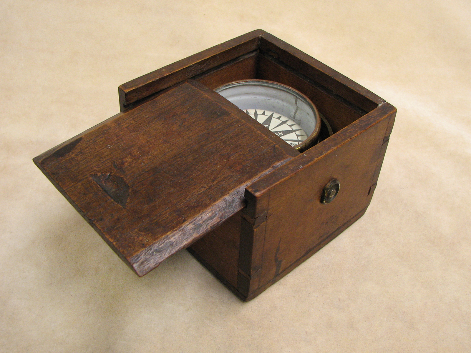 Early 19th century Mariners gimbal compass mounted in mahogany case